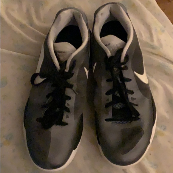 nike volleyball shoes (hyperspike) - Picture 4 of 5